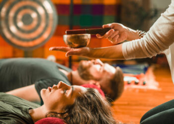 Sound Baths & Gong Meditation: Immersive Experiences for Relaxation