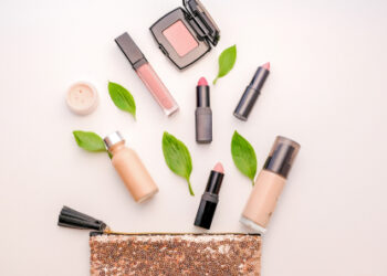 Transitioning to Organic Makeup: Top Tips & Product Recommendations