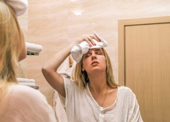 DIY Cold Compresses, Poultices & Soaks for Pain Relief