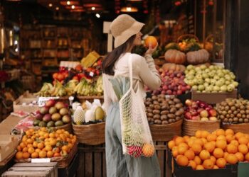 Eating Seasonally on a Budget: Smart Shopping Tips & Storage Hacks