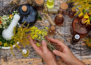 Aromatherapy for Emotional Well-Being: Essential Oils & Their Uses