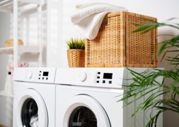 Eco-Friendly Laundry: Ditching Chemicals & Saving Energy