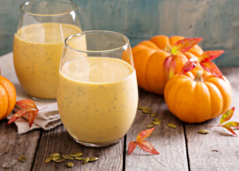 Seasonal Smoothies: Balancing Flavors & Nutrients All Year Round